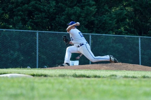 baseball player throwing fastball